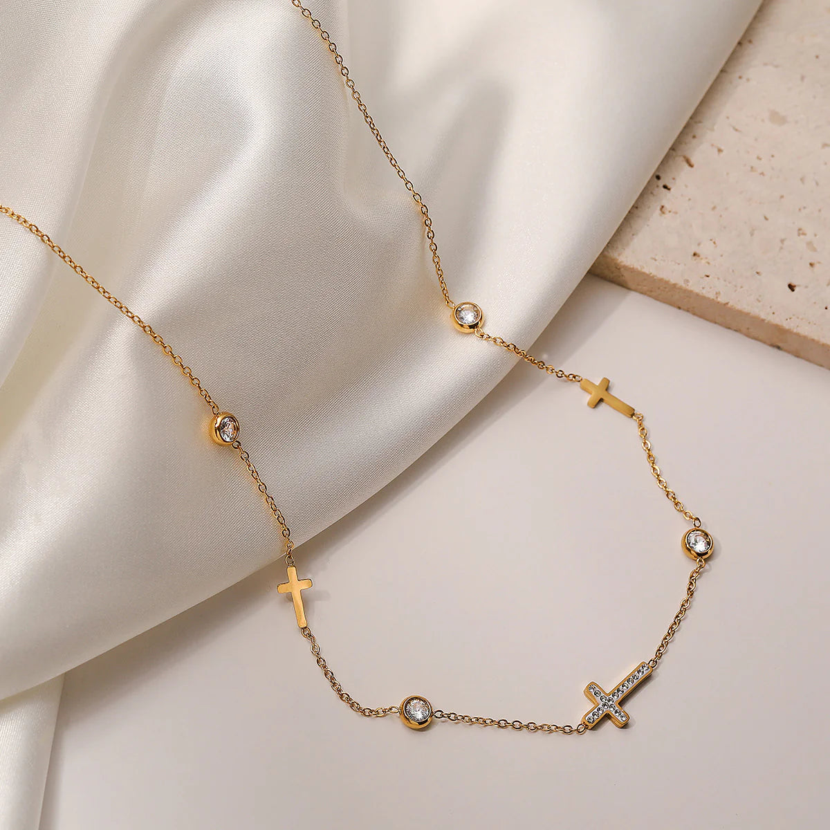 Collana Croce Luminosa