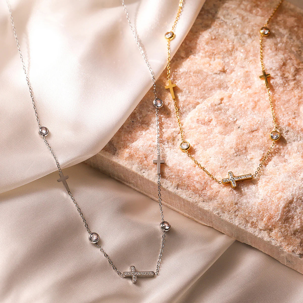 Collana Croce Luminosa